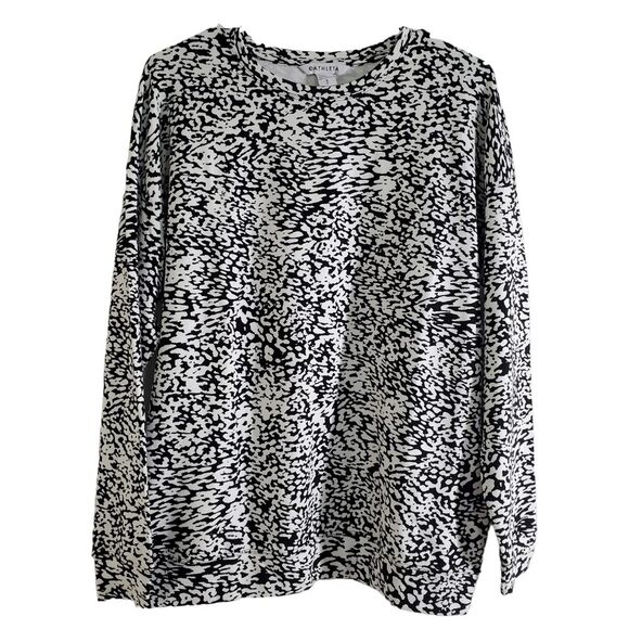 ATHLETA Micro Cheetah Black Balance Printed Pullover in Size S/P - Picture 1 of 7